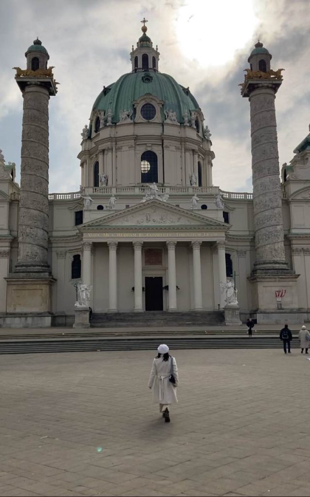Ο Καθεδρικός Ναός του Αγίου Καρόλου, ένα από τα σημαντικότερα αξιοθέατα της Βιέννης, Αυστρία